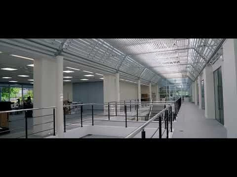 Bowers & Wilkins Px8 007 Limited Edition Midnight Blue - Image 3