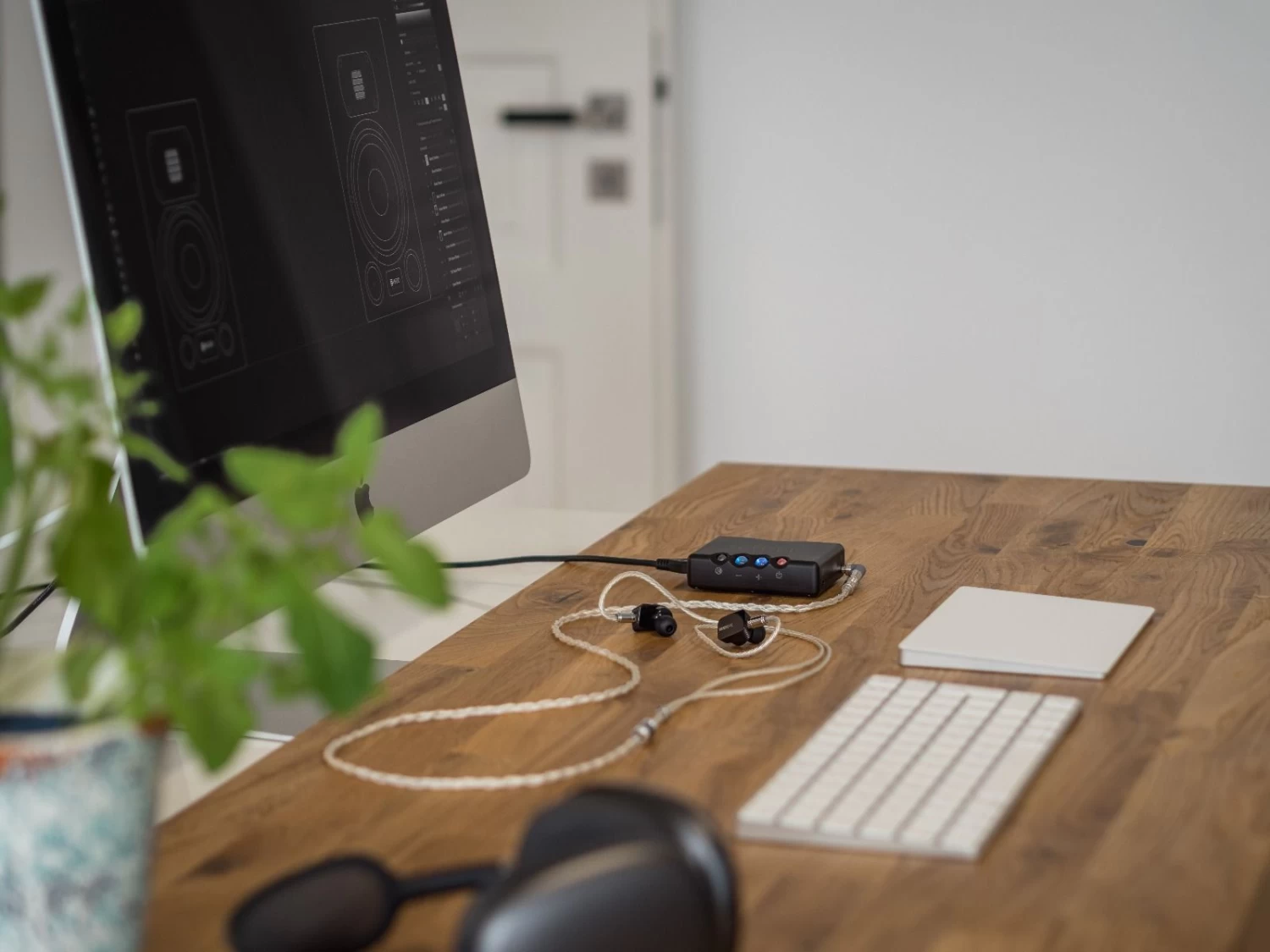 Chord Mojo 2 Portable DAC And Headphone Amplifier - Image 9