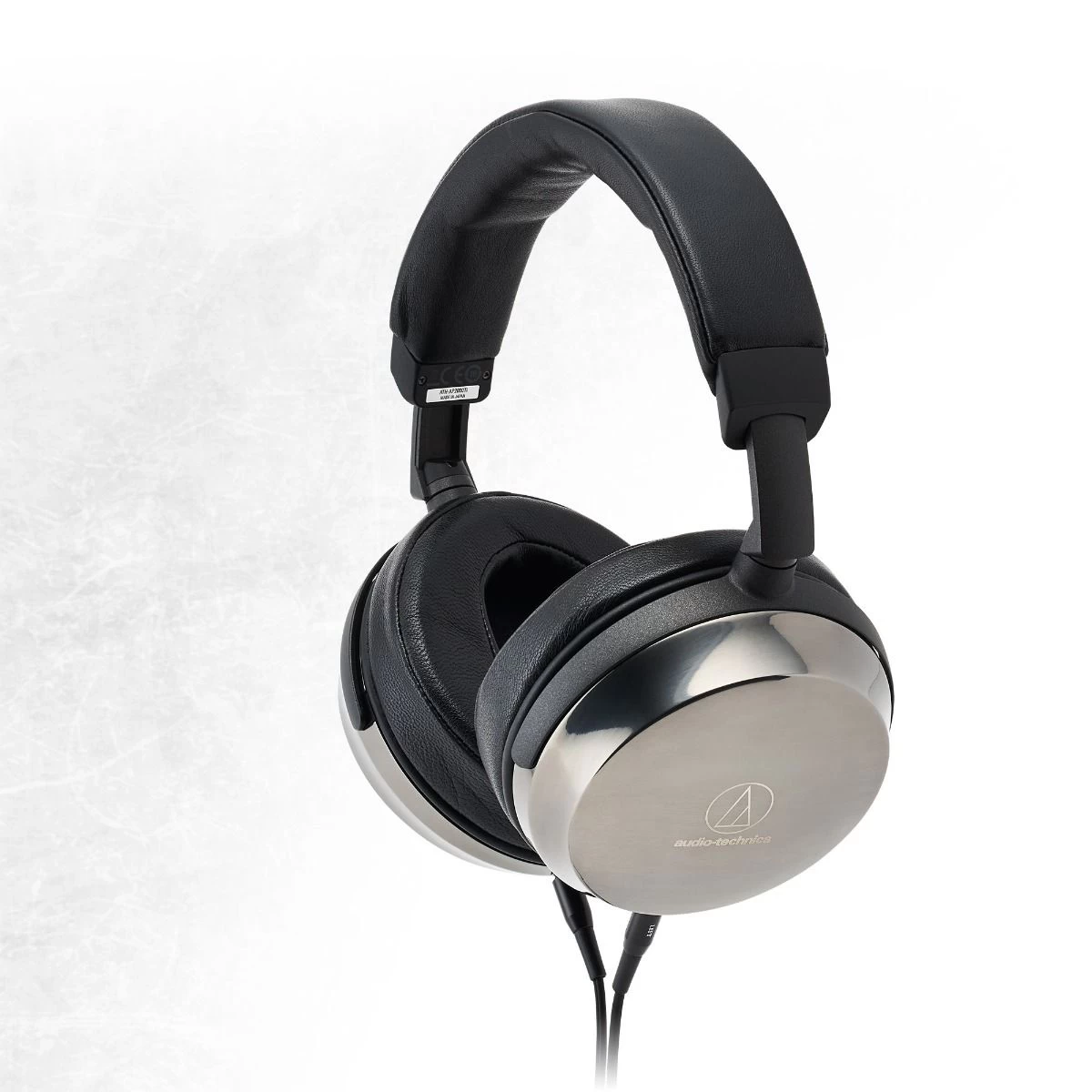 Audio-Technica ATH-AP2000Ti Closed Back Headphones - Image 2