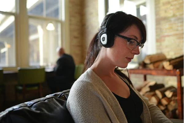 Koss SP330 Dynamic Stereophone Headphone - Image 4